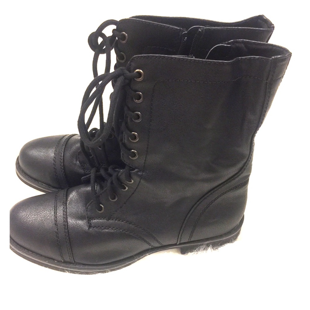 NEW✨ COMBAT INSPIRED BOOTS✨